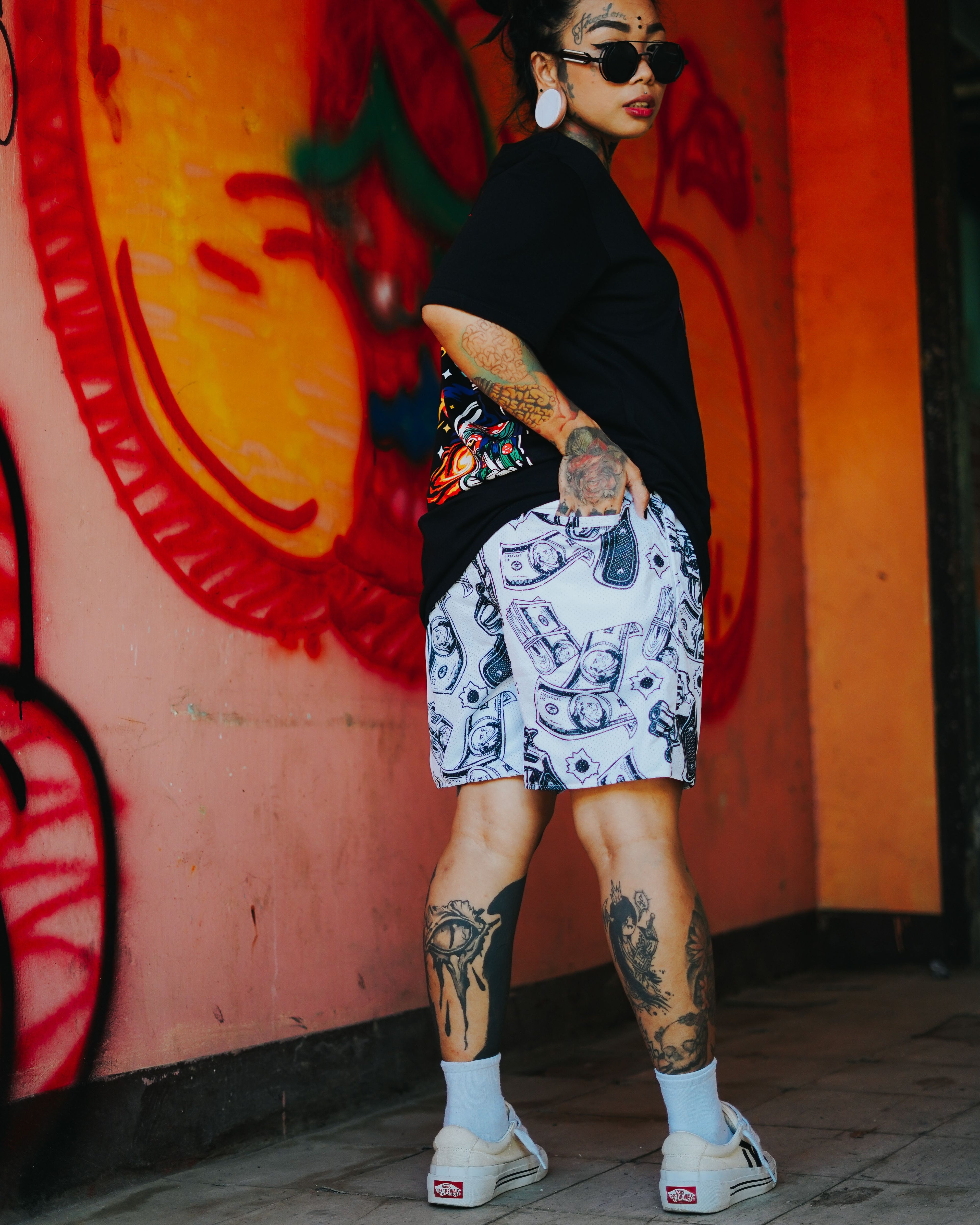 HIGH VALUE TARGET "Money & Gun" MESH SHORTS - WHITE